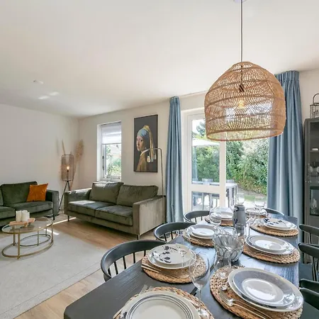 In Near The 朱丽安娜多普